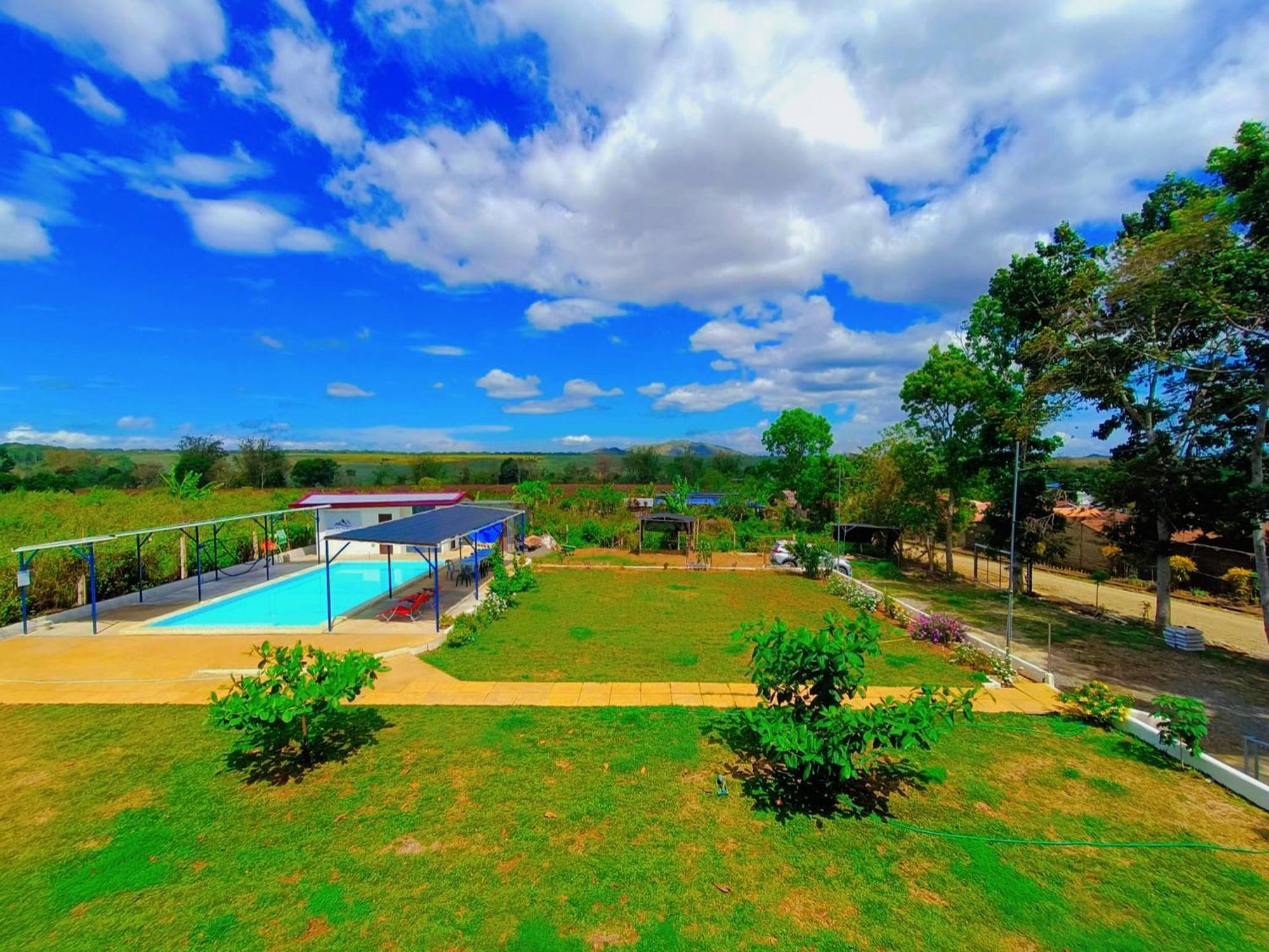 Concetta Tourist Inn Manolo Fortich Zewnętrze zdjęcie
